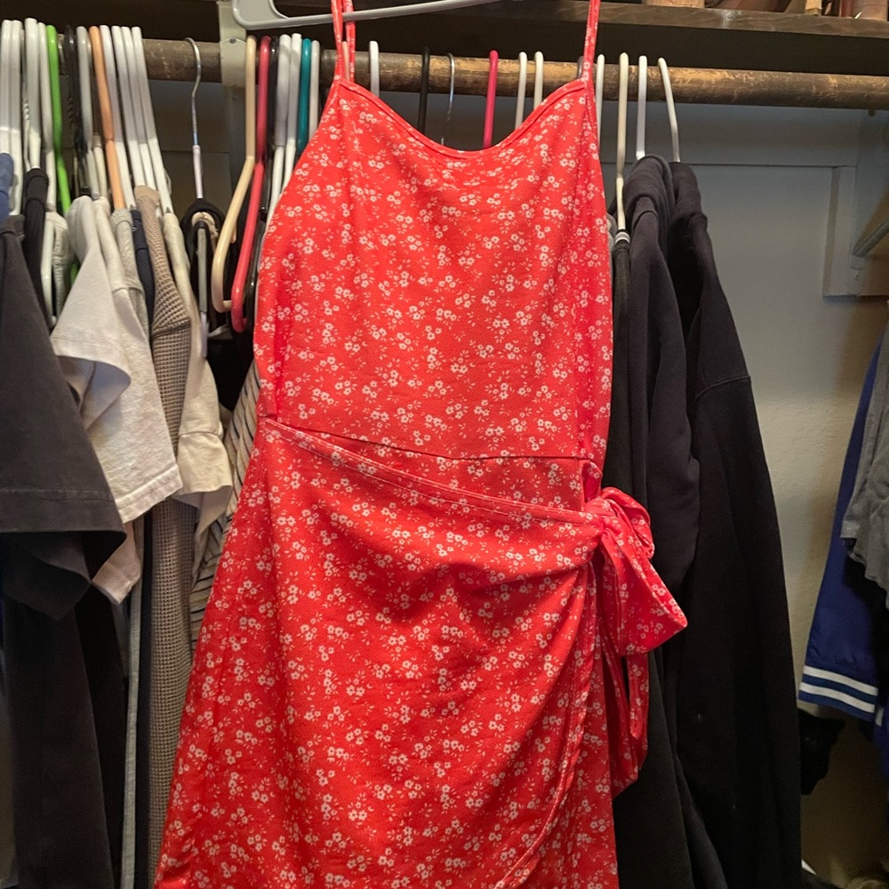 PrettyLittleThing Coral Floral Mini Romper